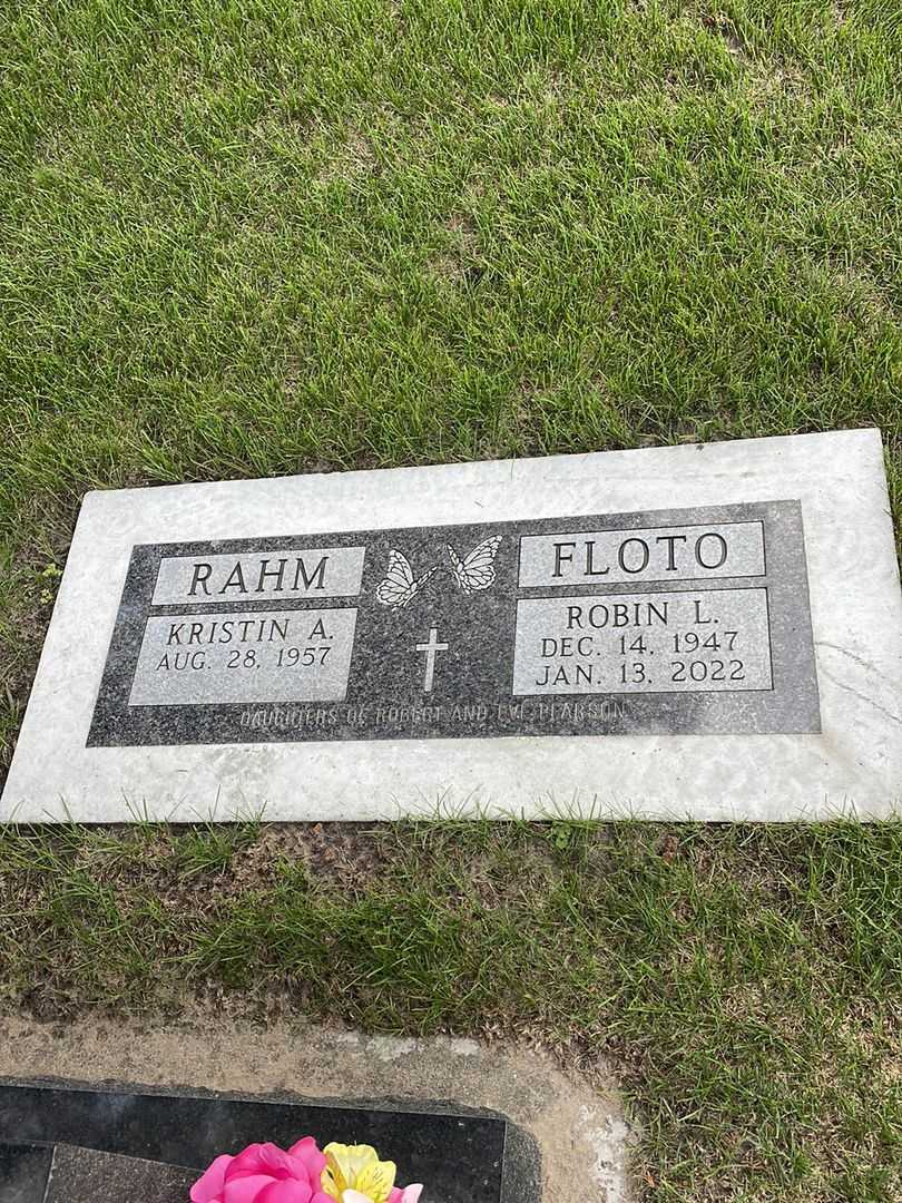 Robert C. Pearson's grave. Photo 4