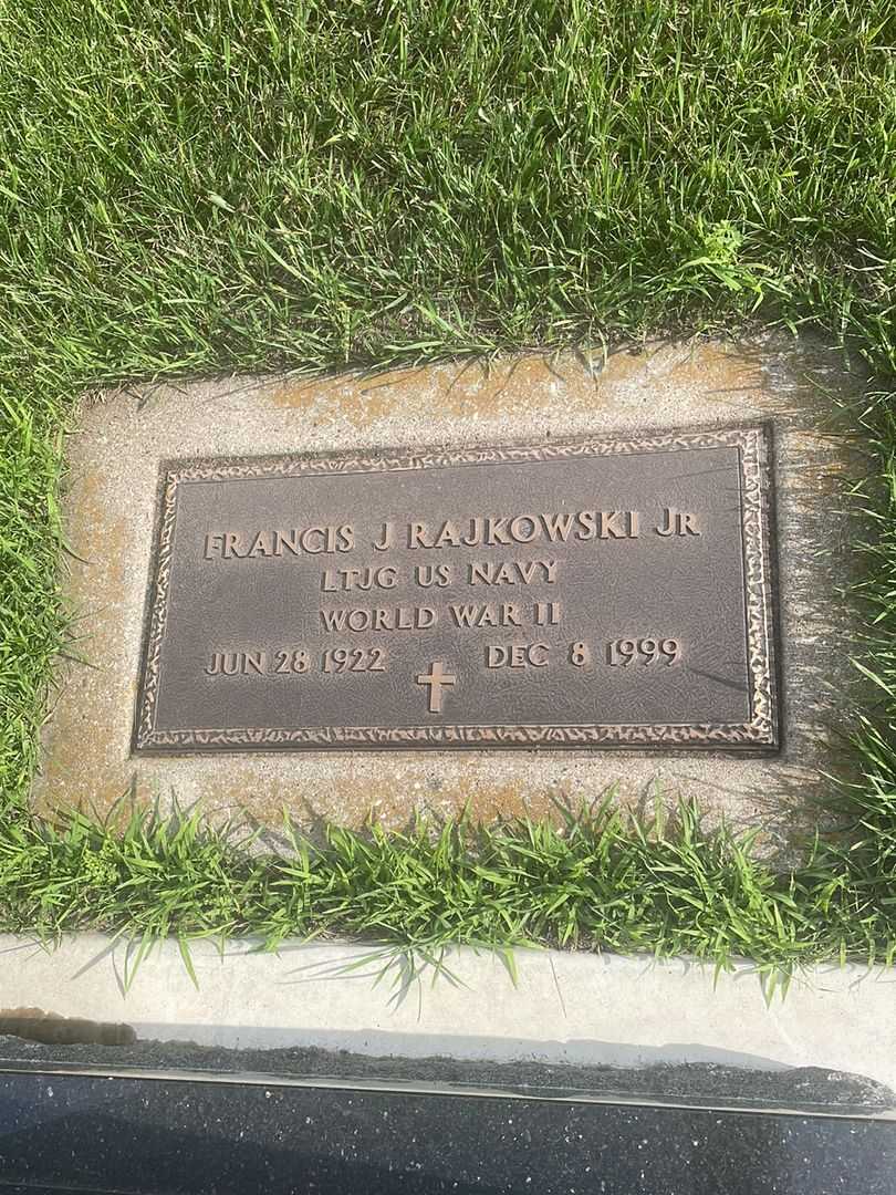 Frank J. Rajkowski Junior's grave. Photo 3