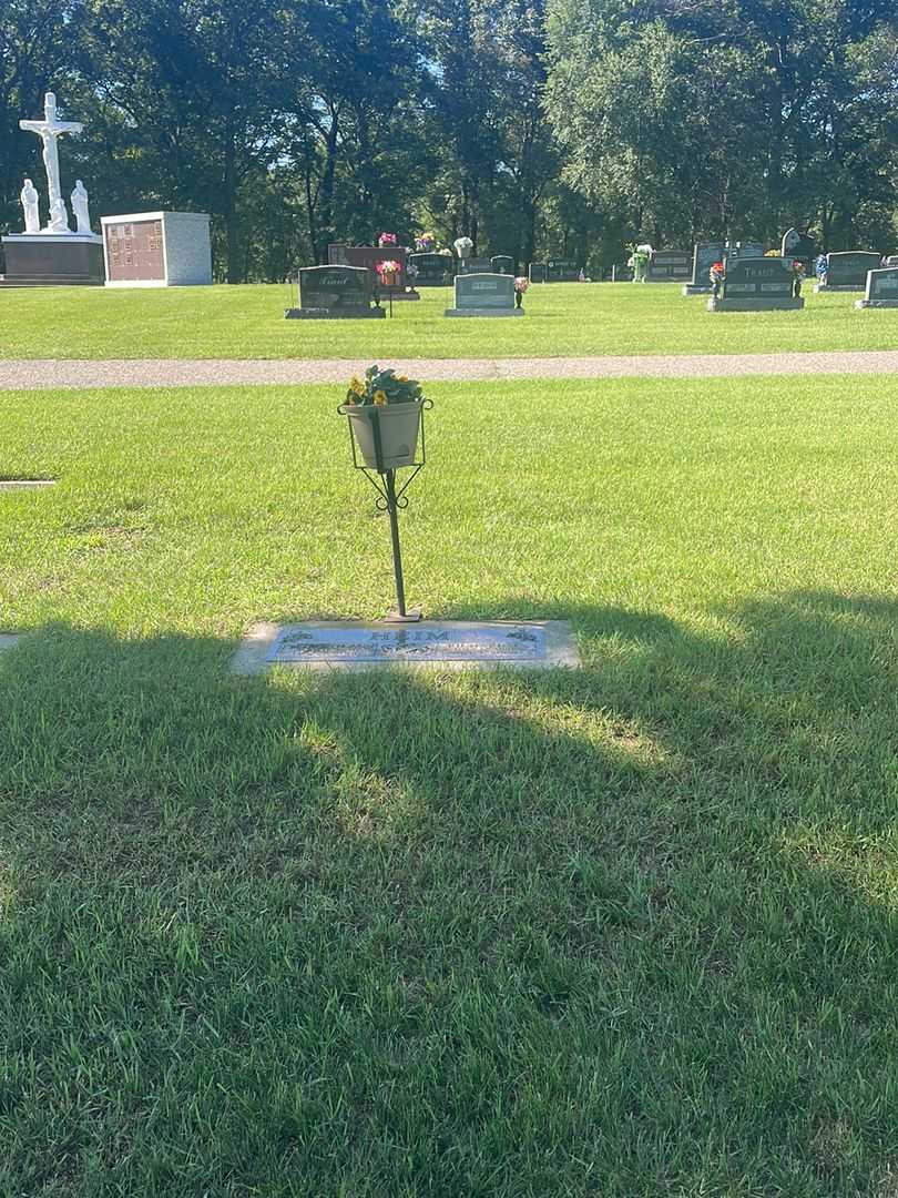 Elizabeth Ann Heim's grave. Photo 1