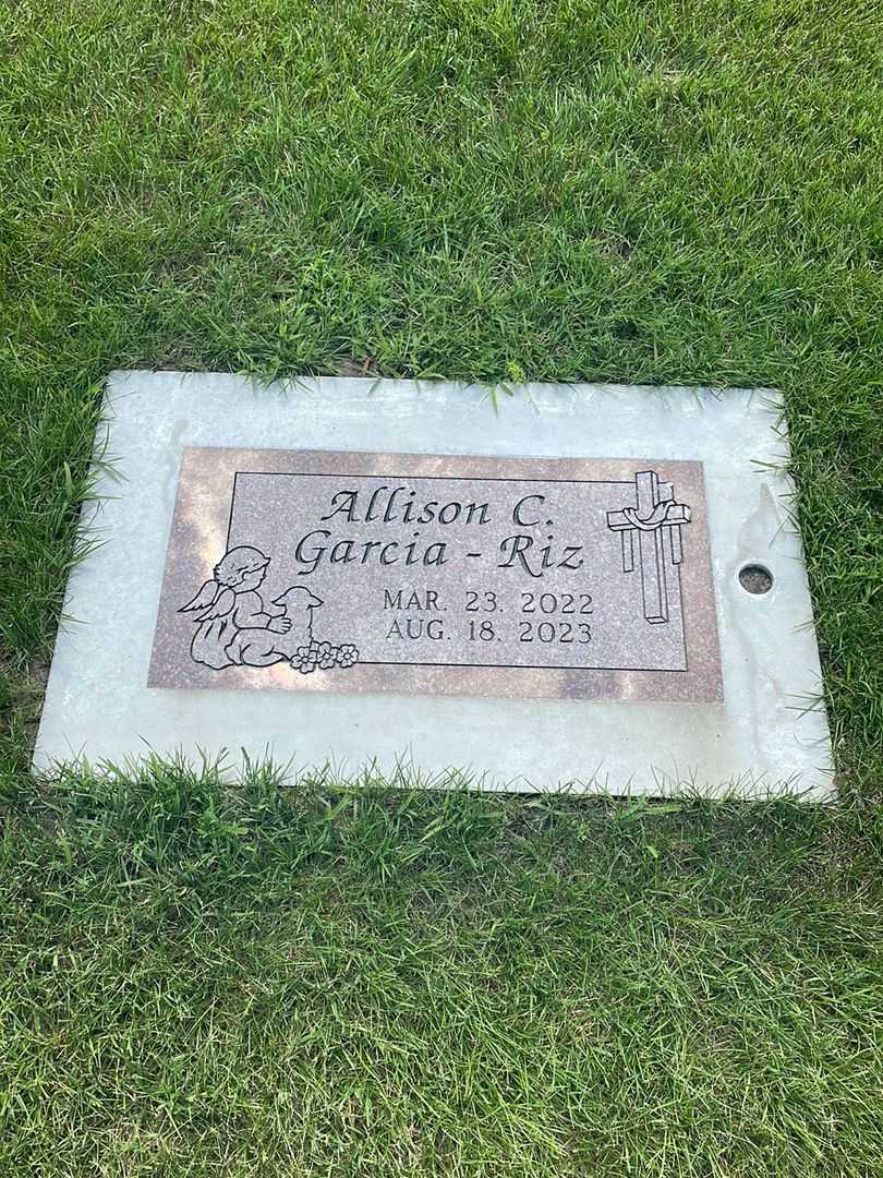 Allison Carolina Garcia Riz's grave. Photo 2