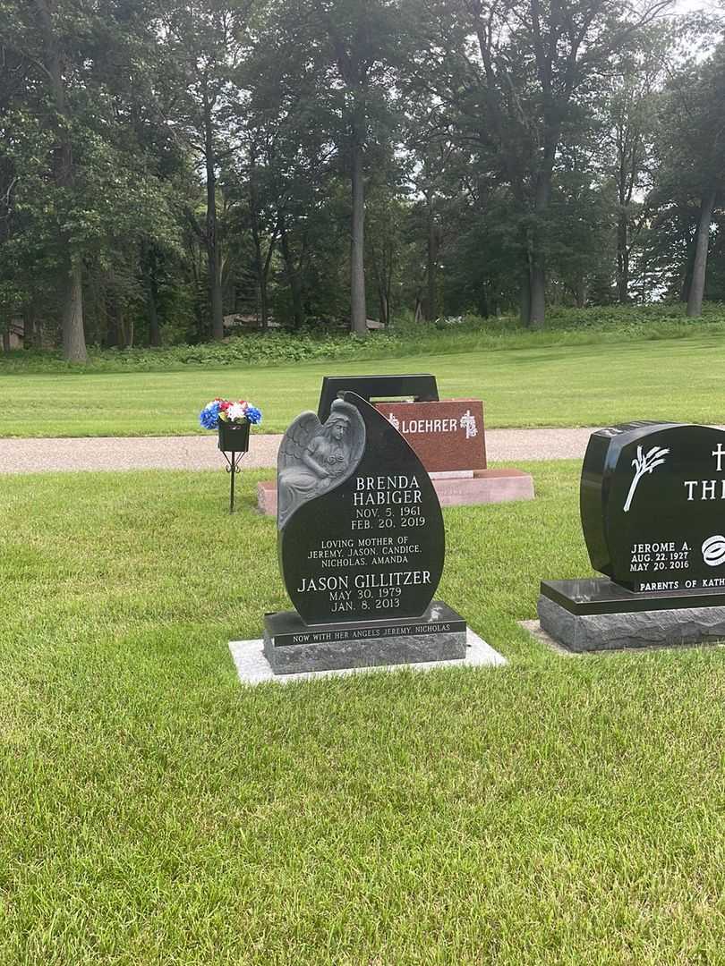 Brenda Habiger's grave. Photo 1