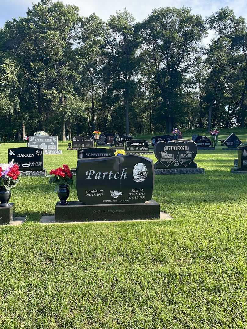 Kim M. Partch's grave. Photo 1