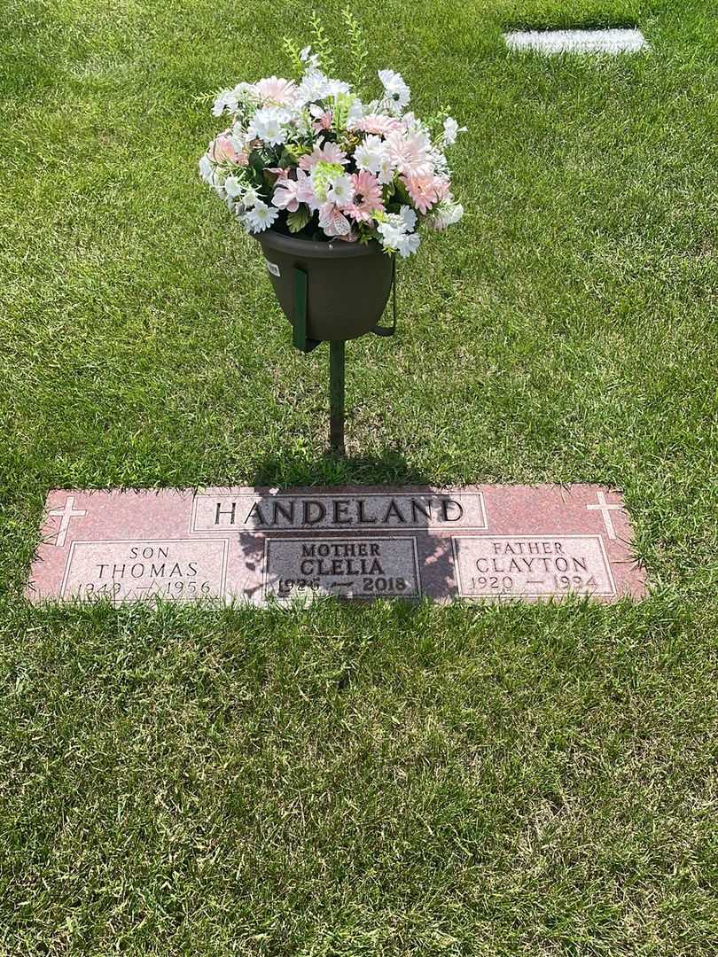 Thomas Handeland's grave. Photo 2