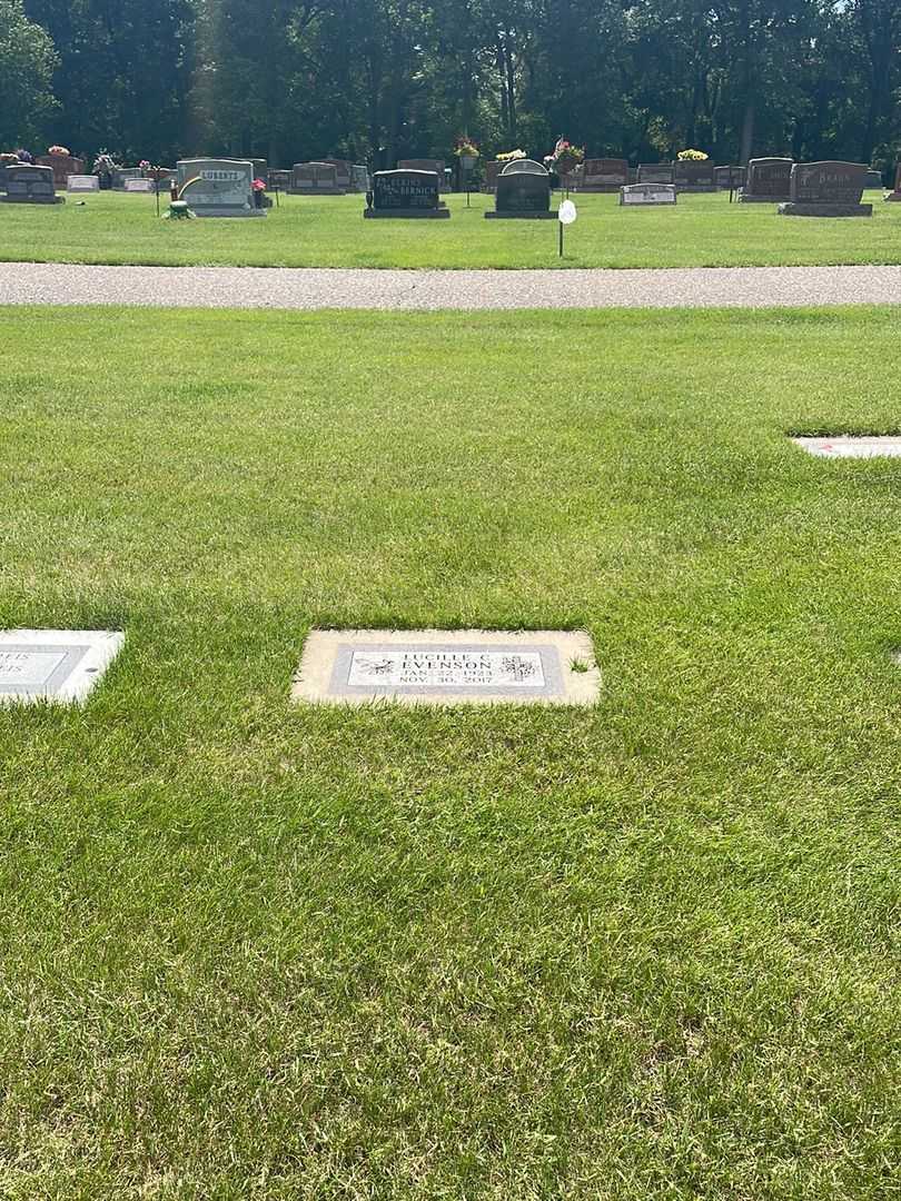 Lucille C. Evenson's grave. Photo 1
