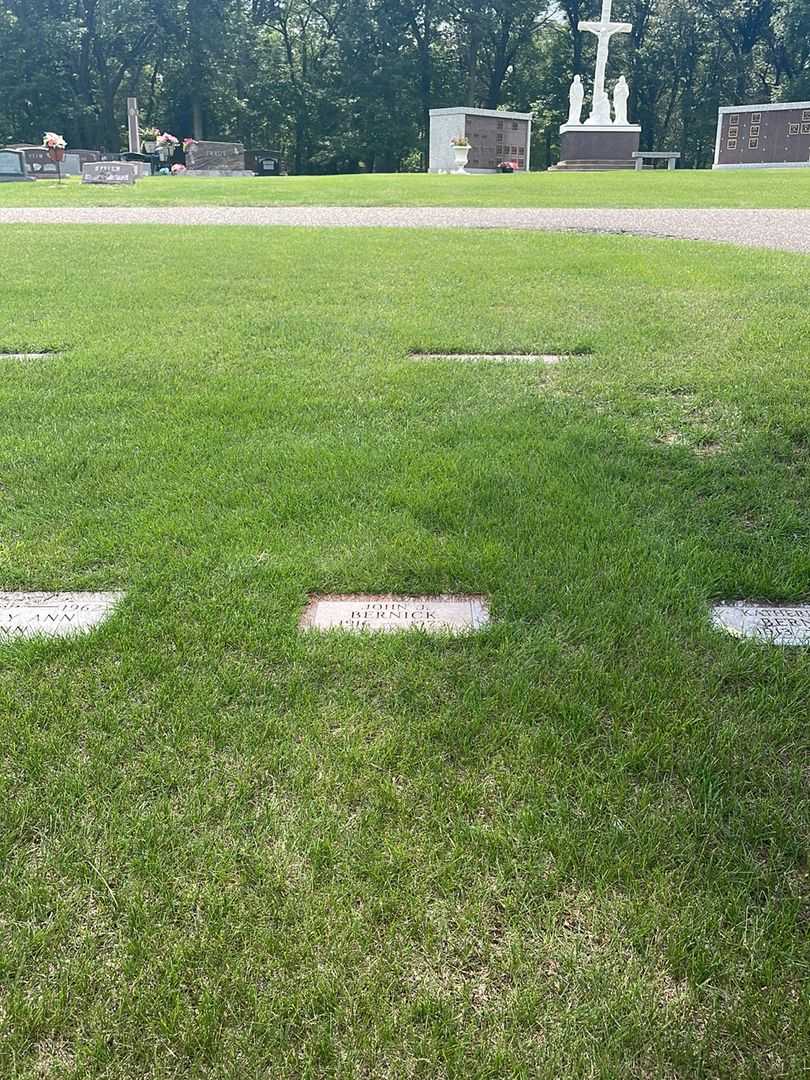 John J. Bernick's grave. Photo 1