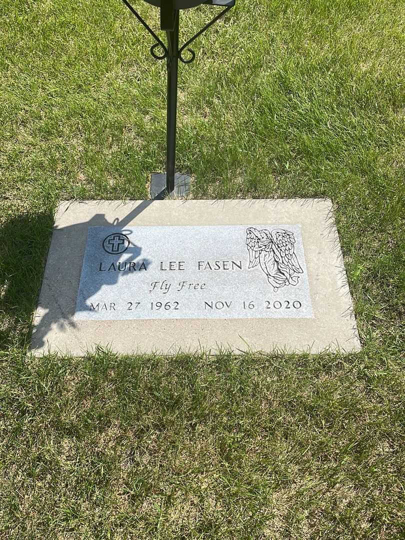 Laura Lee Fasen's grave. Photo 2