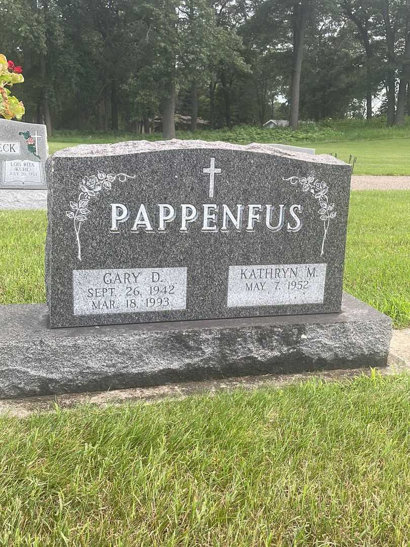 Gary D. Pappenfus's grave. Photo 2