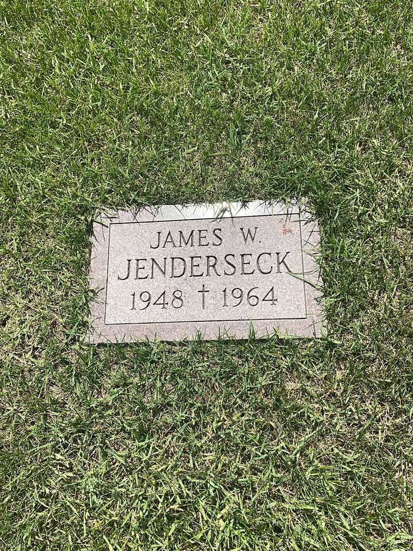 James W. Jenderseck's grave. Photo 2
