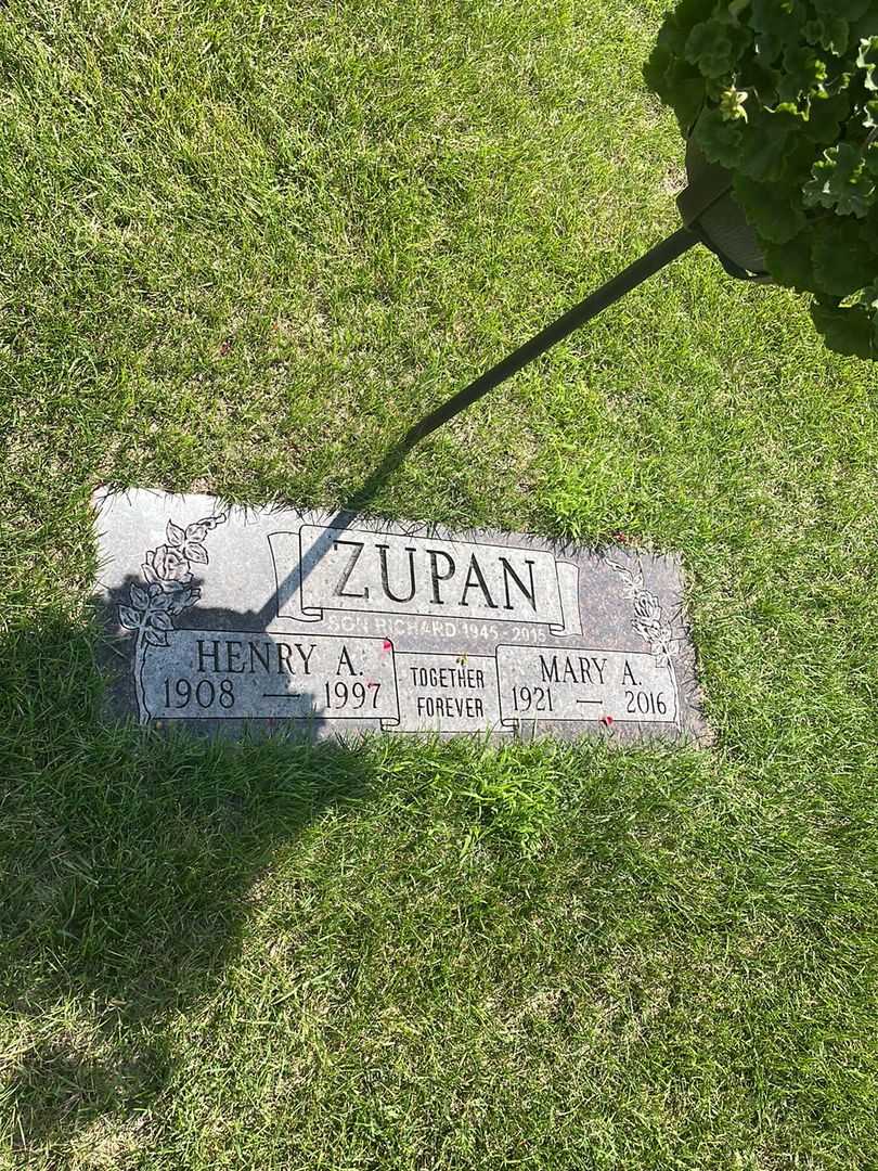 Mary A. Zupan's grave. Photo 2