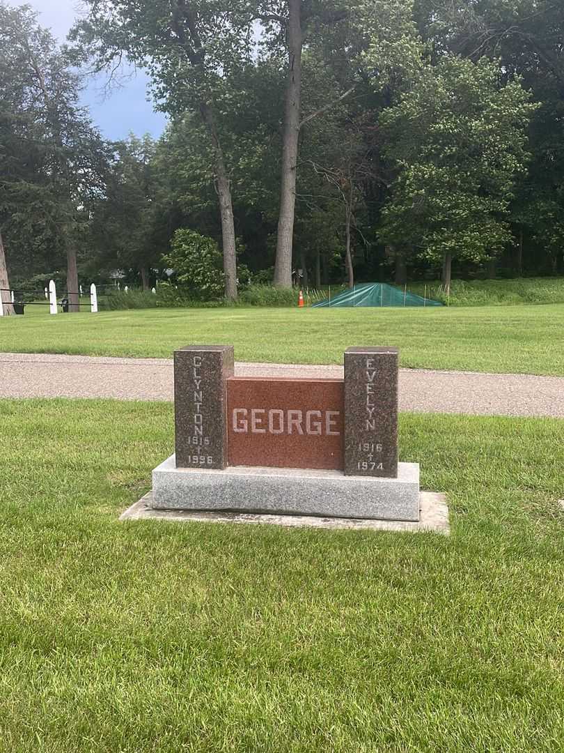 Evelyn George's grave. Photo 1