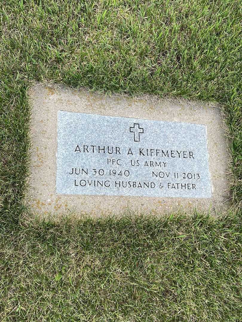 Arthur A. Kiffmeyer's grave. Photo 3