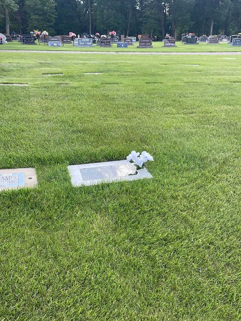 Petronilla Chrust Baert's grave. Photo 1