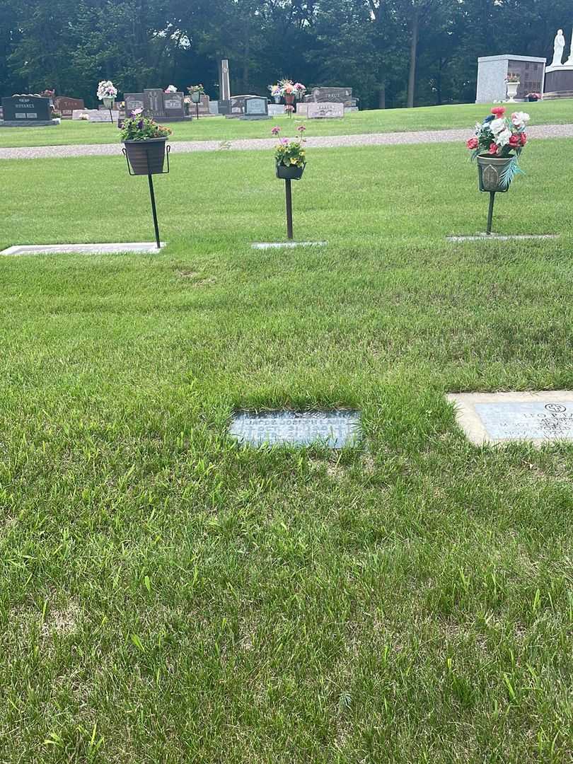 Jacob Joseph Lahr's grave. Photo 1