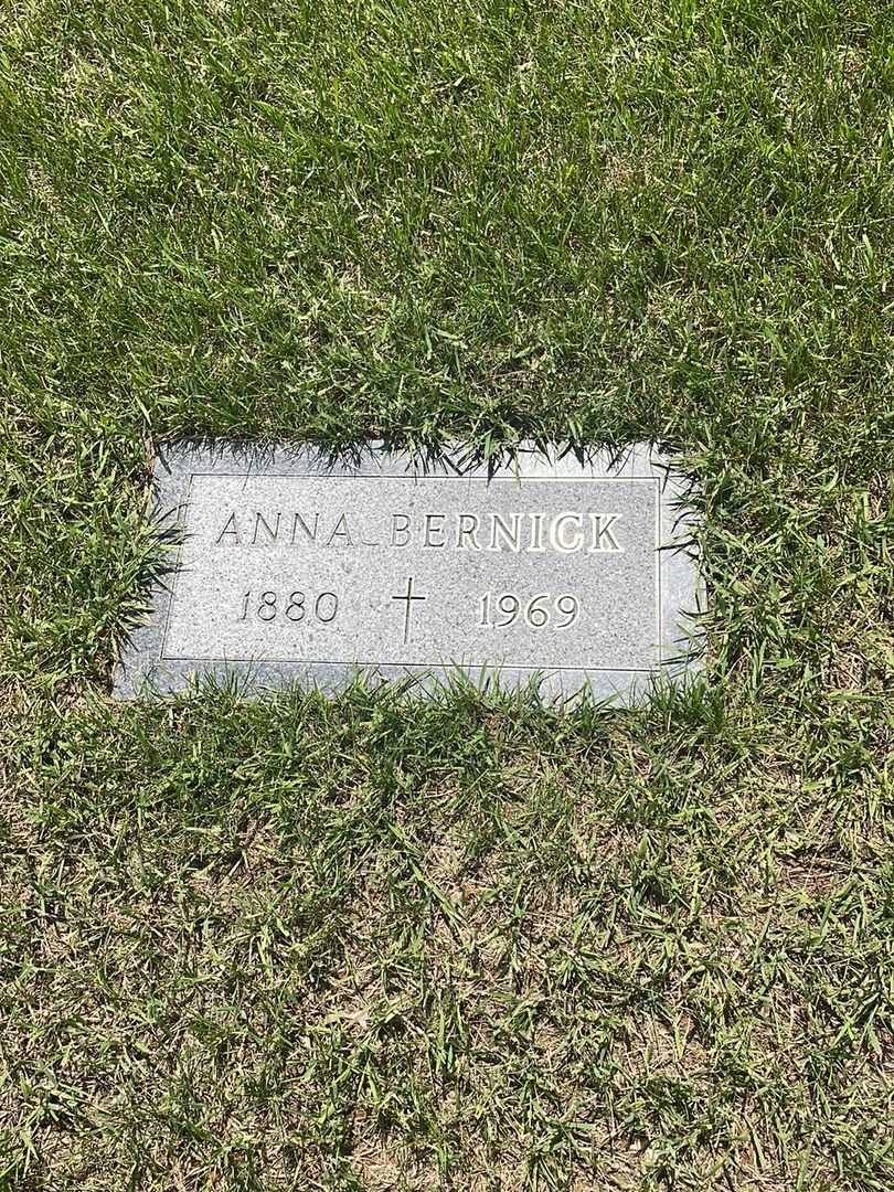 Anna Bernick's grave. Photo 2