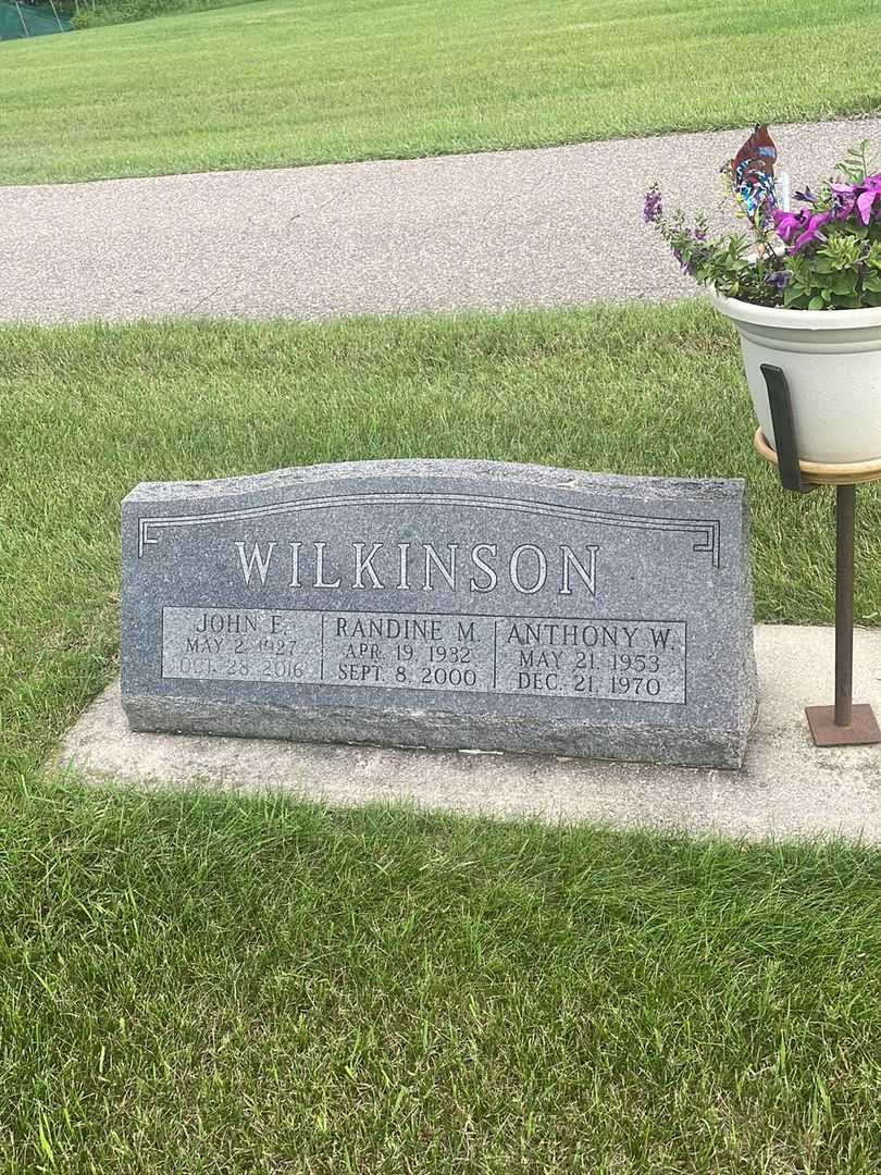 Roberta Zakardes's grave. Photo 2