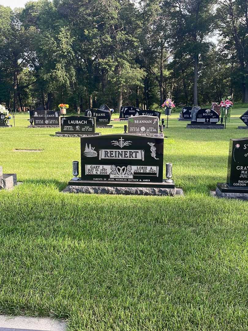 Gary L. Reinert's grave. Photo 1
