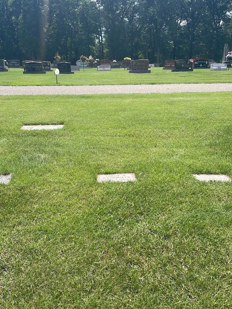 Phillip M. Jenderseck's grave. Photo 1