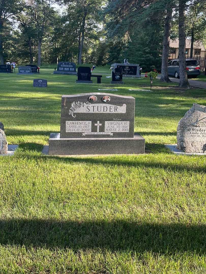 Virginia H. DeZurik Studer's grave. Photo 1