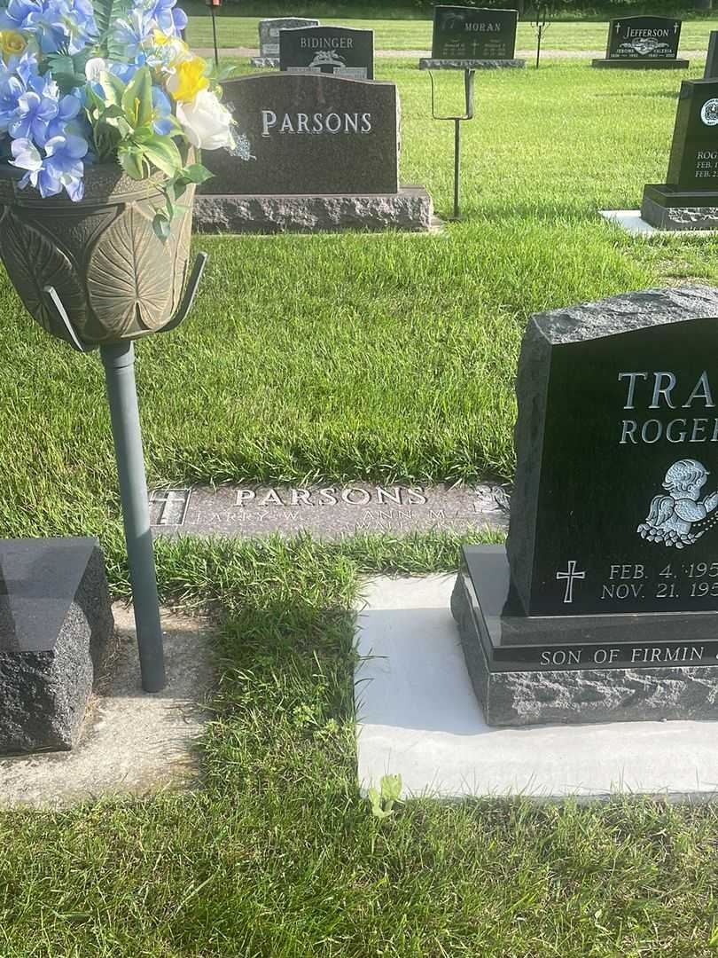 Larry W. Parsons's grave. Photo 2