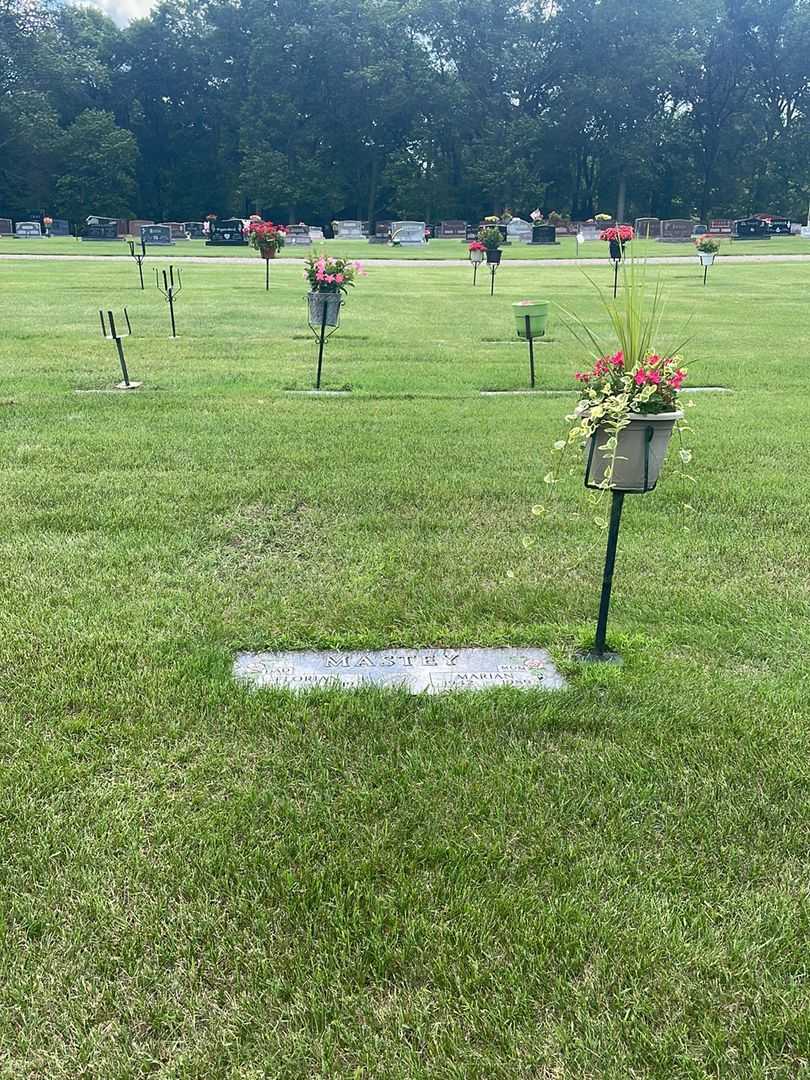 Marian Mastey's grave. Photo 1