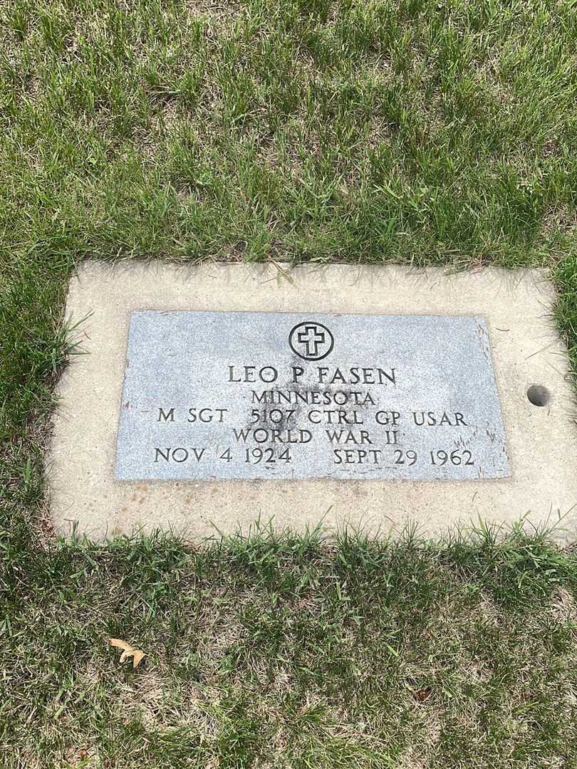 Leo P. Fasen's grave. Photo 2