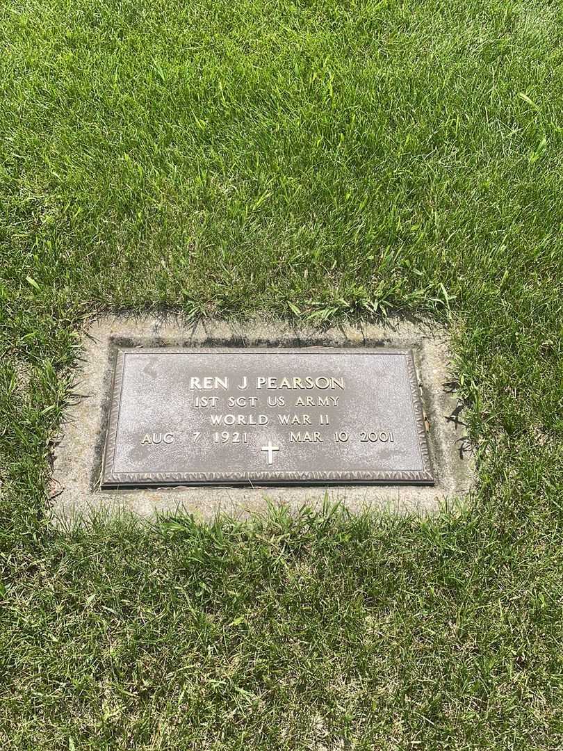 Ren J. Pearson's grave. Photo 3