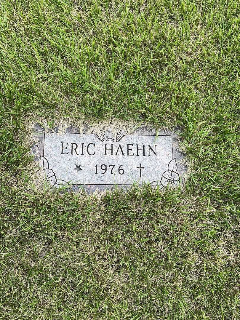 Eric Haehn's grave. Photo 2