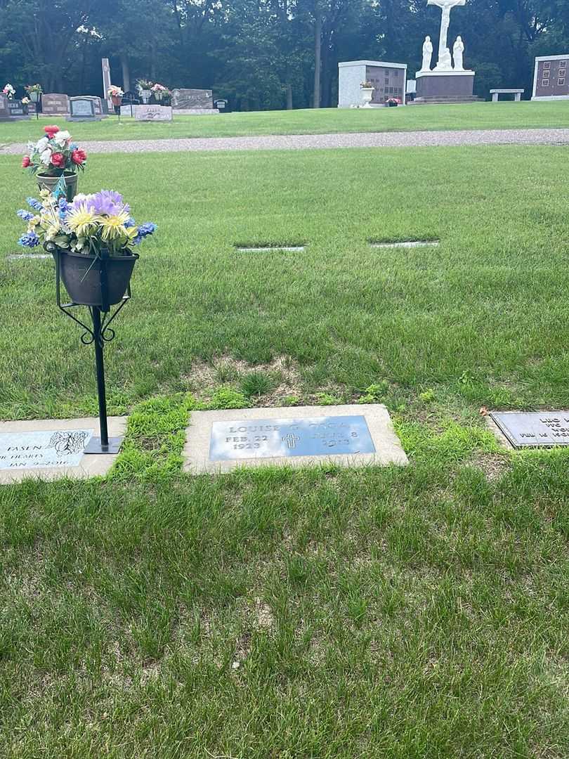 Louise G. Osga's grave. Photo 1