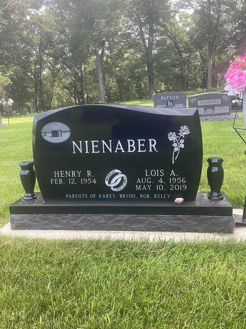 Lois A. Nienaber's grave. Photo 2
