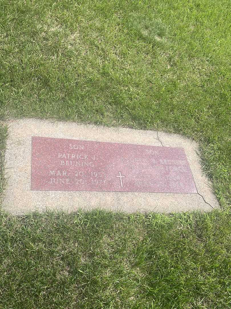 Patrick J. Beuning's grave. Photo 3