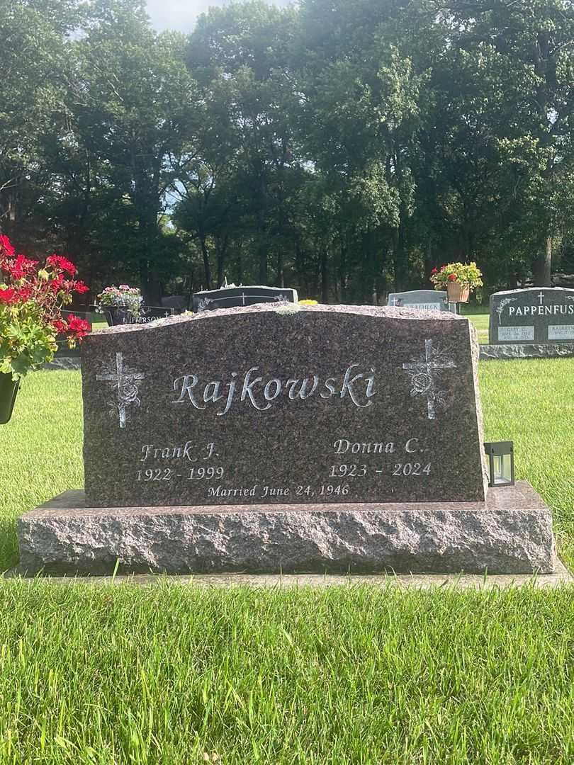 Frank J. Rajkowski Junior's grave. Photo 2