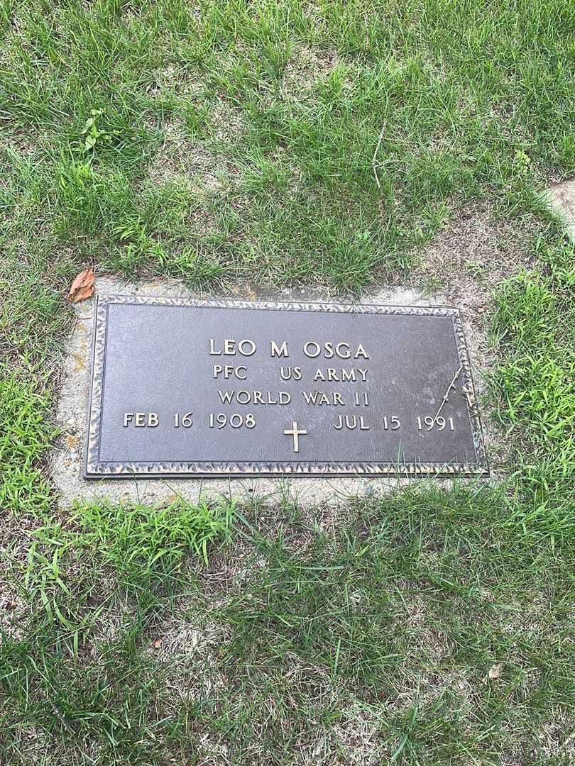 Leo M. Osga's grave. Photo 2