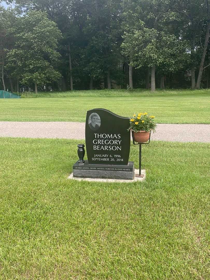 Thomas Gregory Bearson's grave. Photo 1