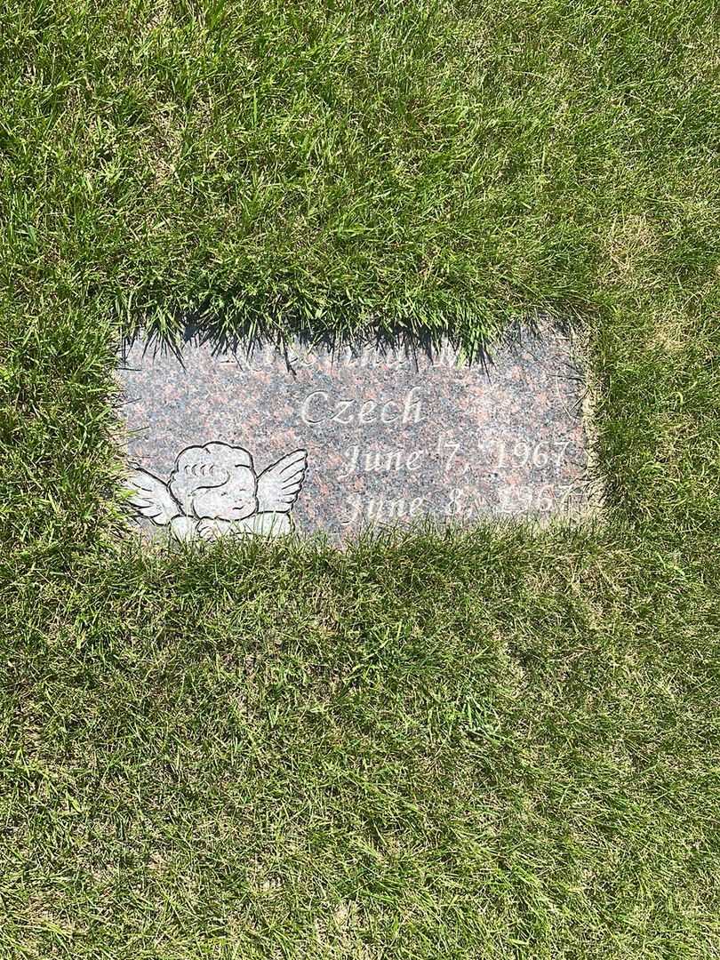 Kristina Marie Czech's grave. Photo 2