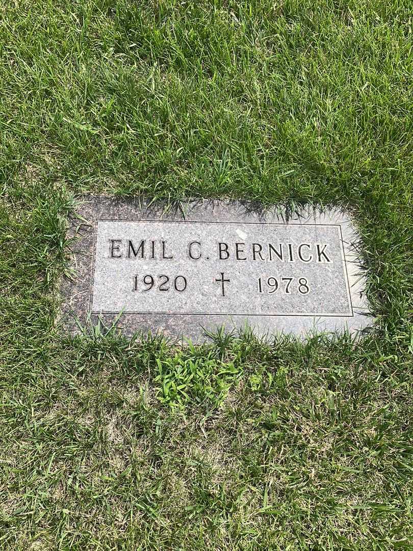 Emil C. Bernick's grave. Photo 2