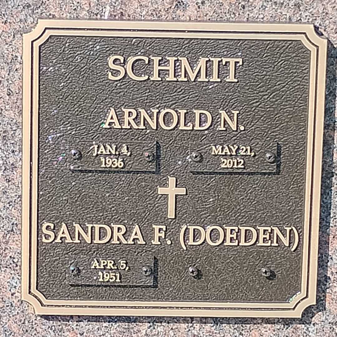 Arnold N. Schmit's grave