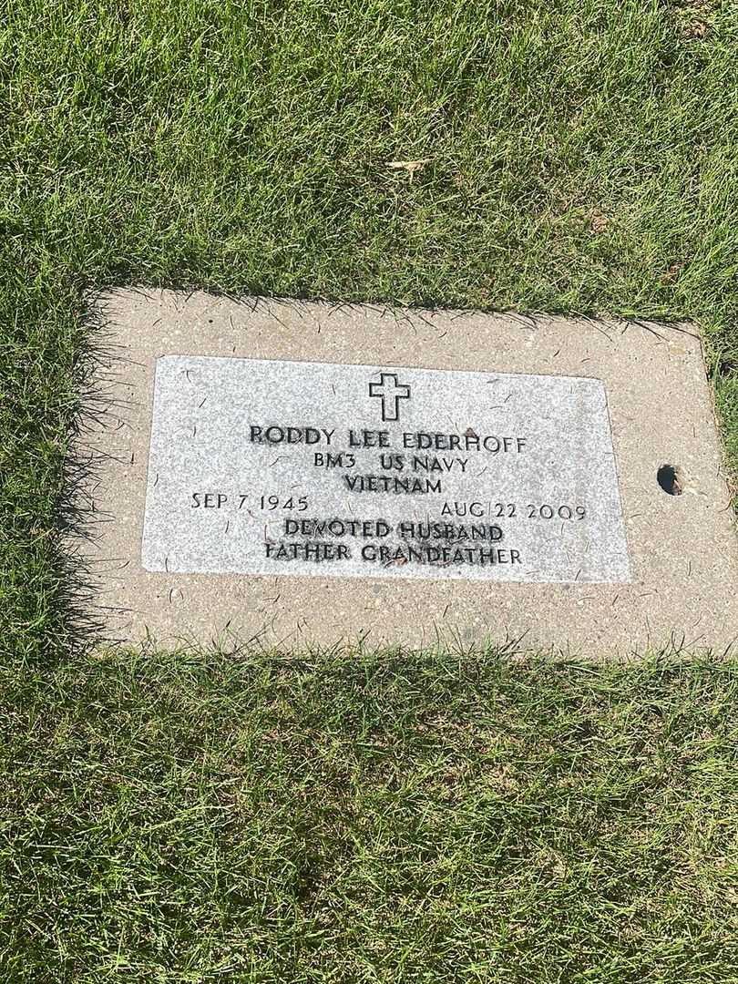 Roddy Lee Ederhoff's grave. Photo 2