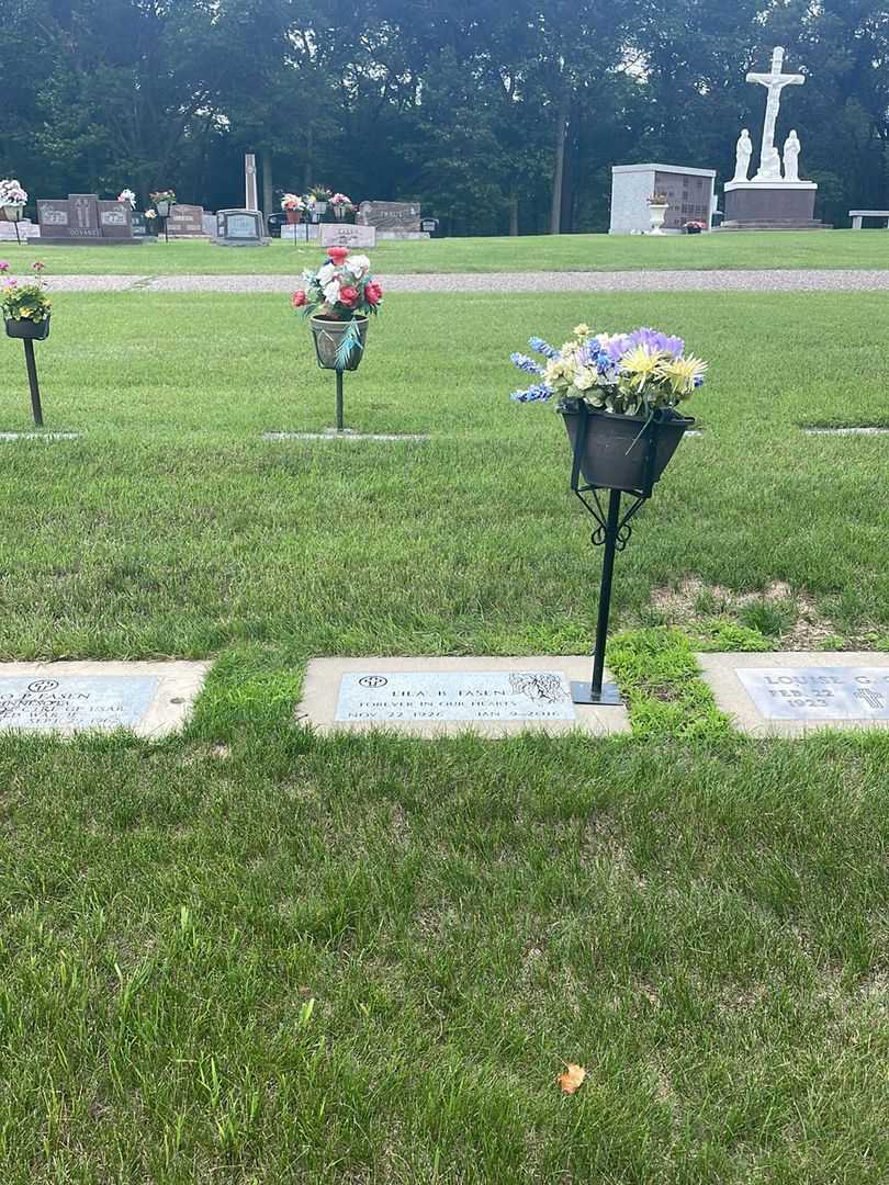 Lila B. Fasen's grave. Photo 1