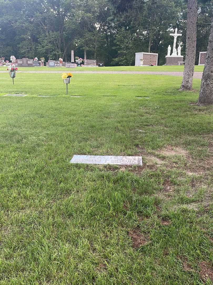 Samuel Maciey's grave. Photo 1