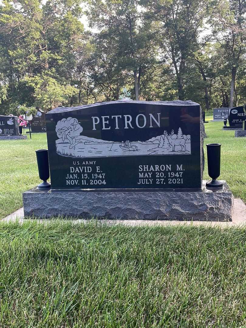 David E. Petron's grave. Photo 2