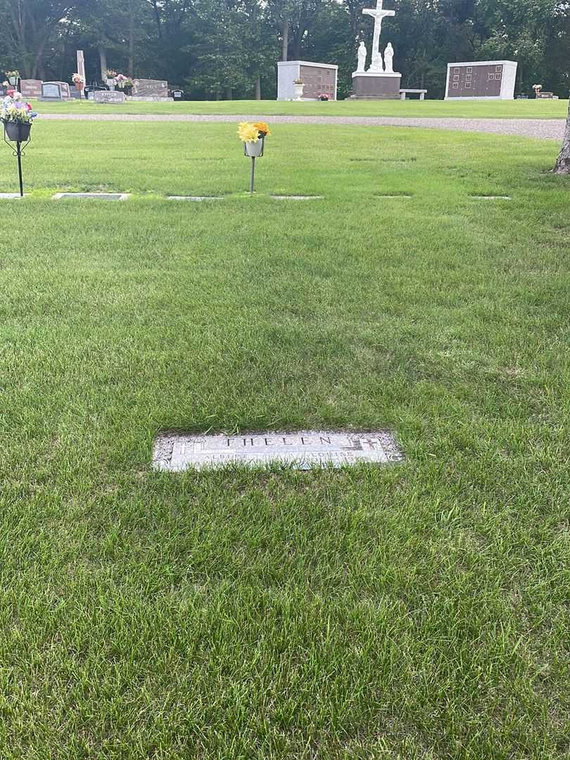 Albert Thelen's grave. Photo 1