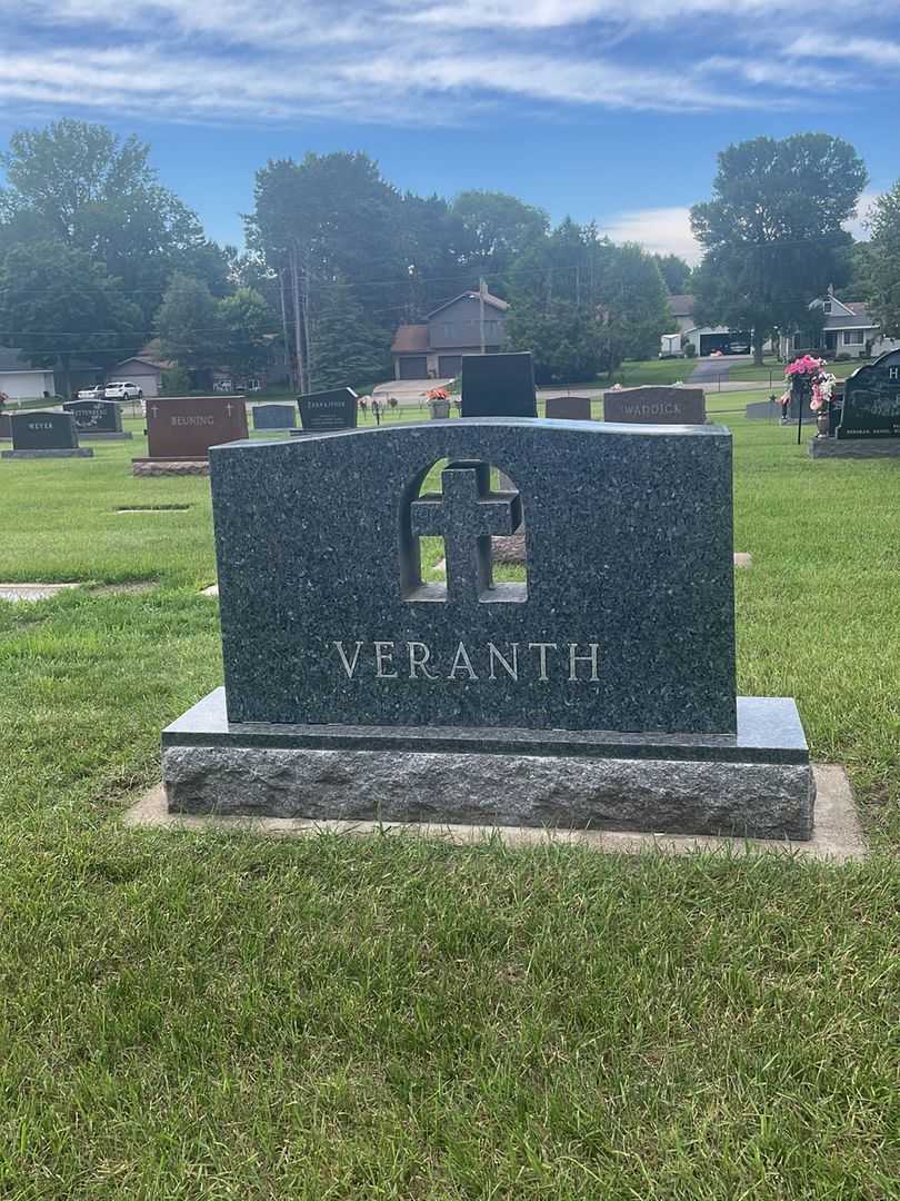 Leonard A. Veranth's grave. Photo 3